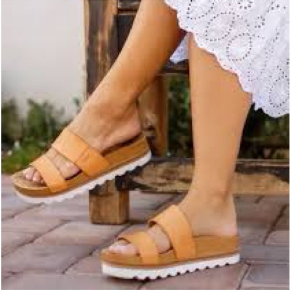 Reef Platform Two Strap Sandals Size 8